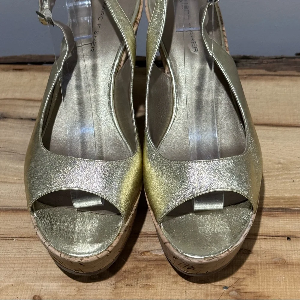 Marc Fisher Espadrille Wedge Platform Sandals‎ Gold Metallic Size 8.5 A21